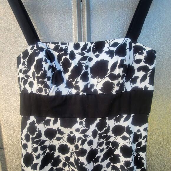 BCBG Paris Knee Length Black & White Floral Empire Waist Sundress Size 10 - Picture 2 of 7